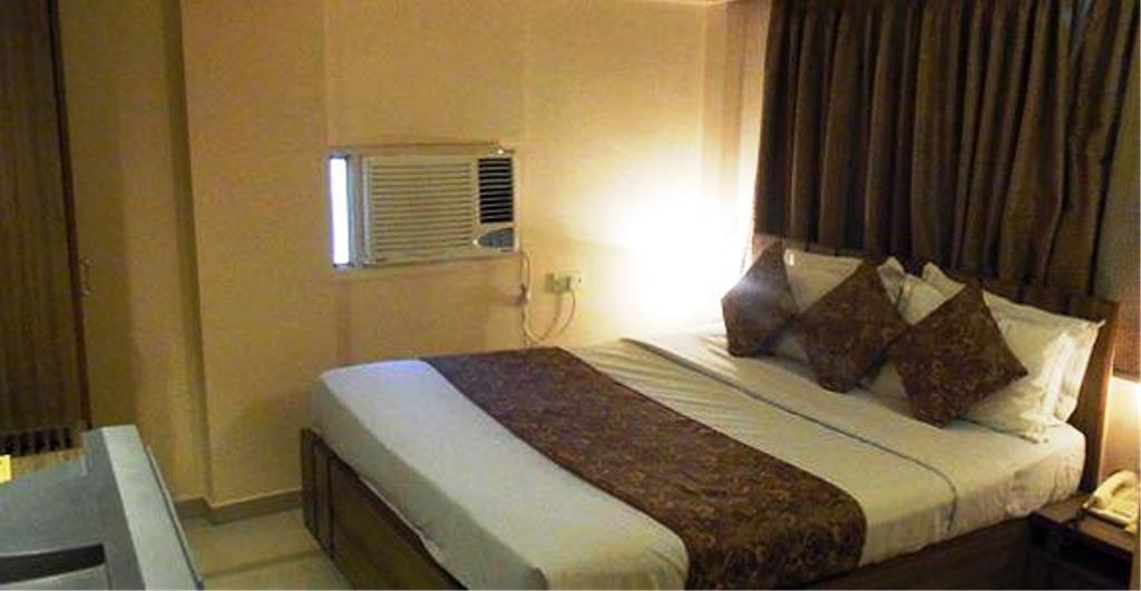 Hotel Eden Ahmedabad Eksteriør bilde