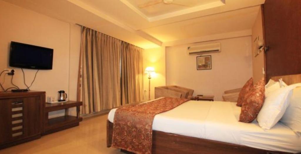 Hotel Eden Ahmedabad Eksteriør bilde