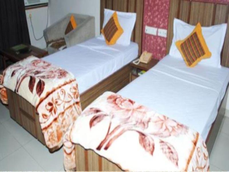 Hotel Eden Ahmedabad Eksteriør bilde