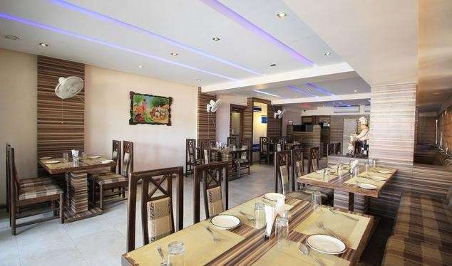Hotel Eden Ahmedabad Restaurant bilde